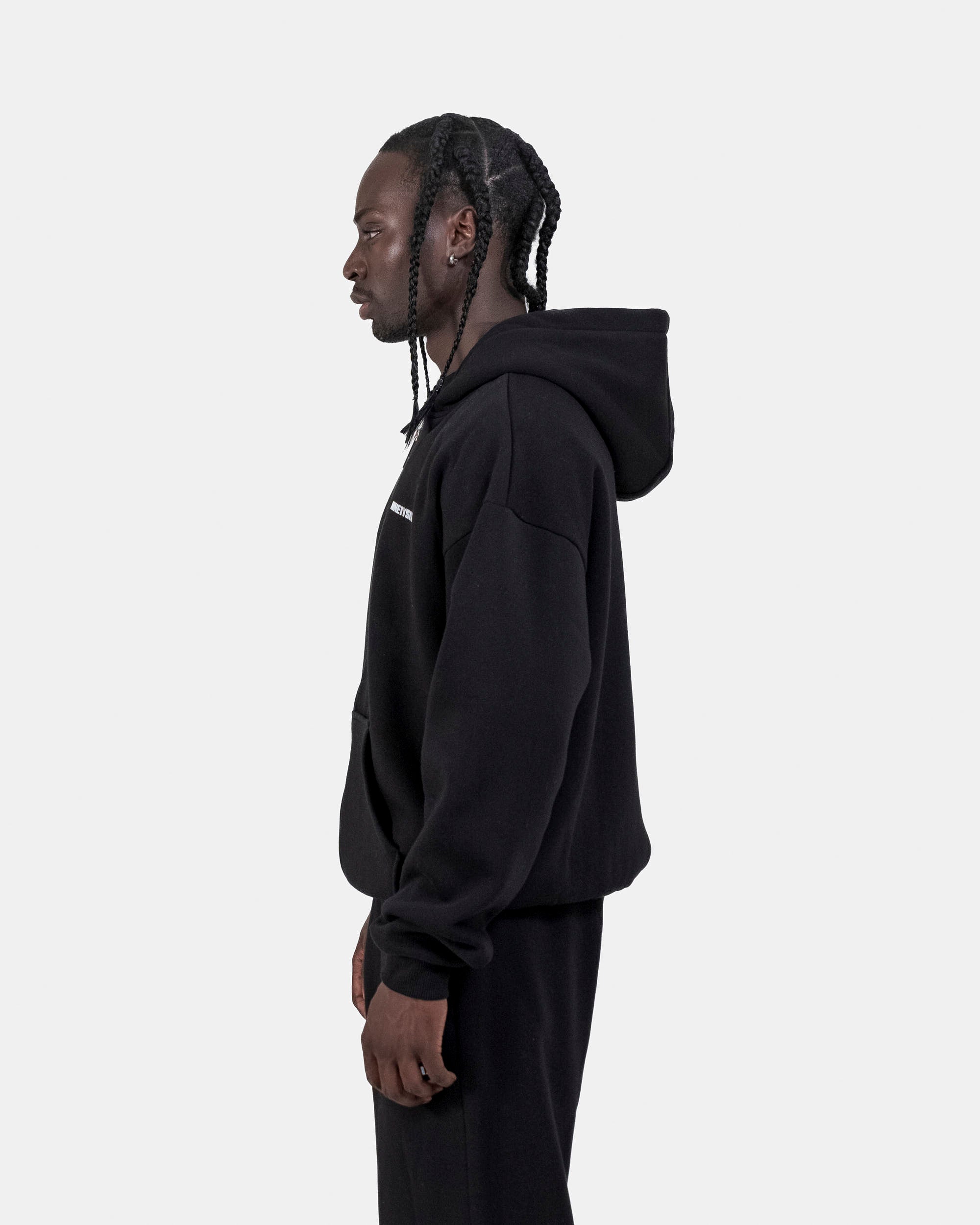 ESSENTIAL ZIPPER (BLACK)