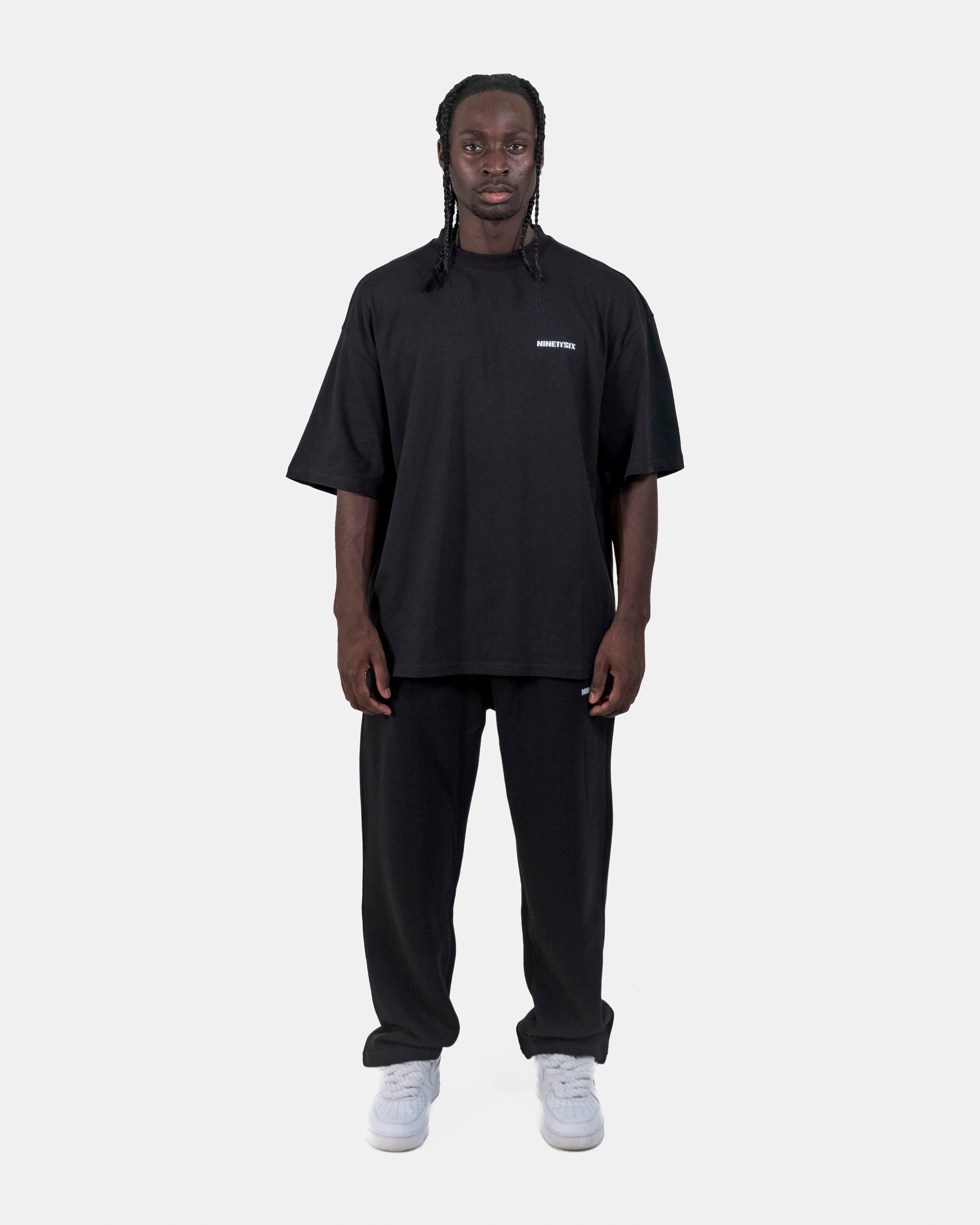 ESSENTIAL T-SHIRT (BLACK)