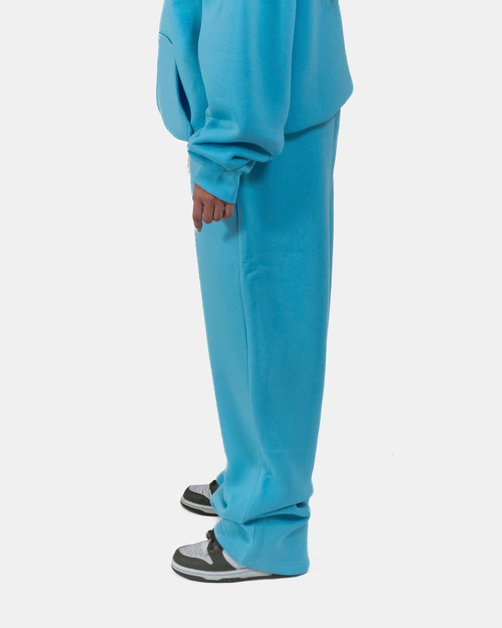 ESSENTIAL PANTS (ICE BLUE)